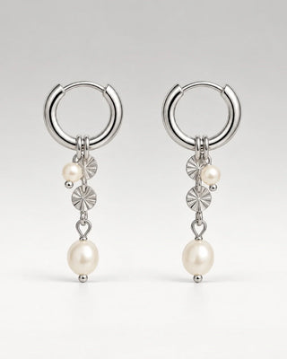 Pärlhalsband – Sunburst Freshwater Pearl Örhängen i silverfärg | Callisto Jewellery