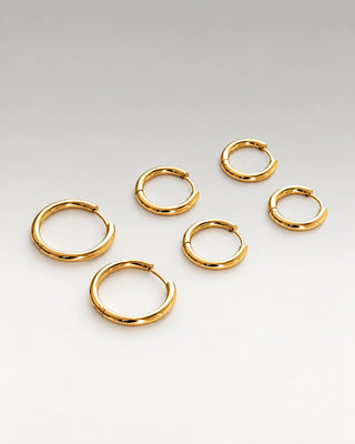 Smyckesset i guld – Triple Hoops Smyckesset i 18K guldplätering | Callisto Jewellery